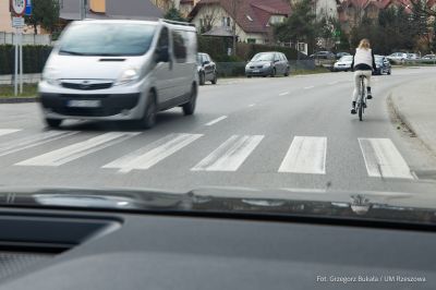 zdjęcie z oficjalnego podpisania umowy na wykonanie inwestycji - rozbudowa ul. Robotniczej w Rzeszowie, fot. Grzegorz Bukała, Urząd Miasta Rzeszowa